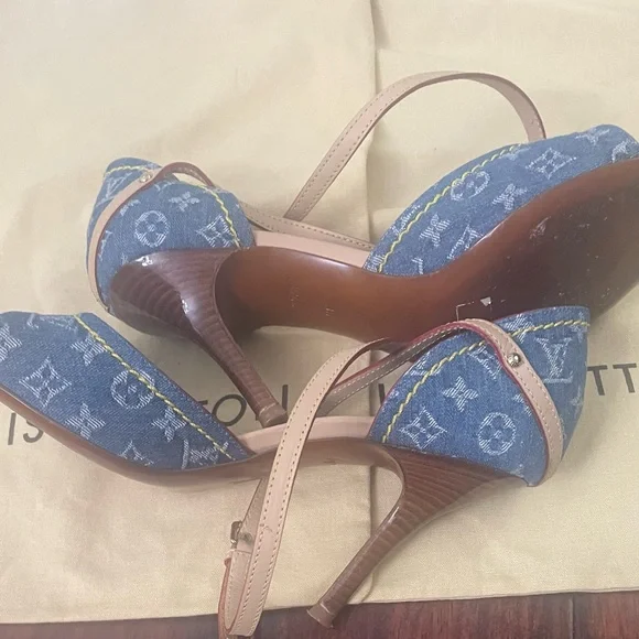 Louis Vuitton Rare Ankle Straps with Elegant Design Denim Sandals - Picture 3 of 8